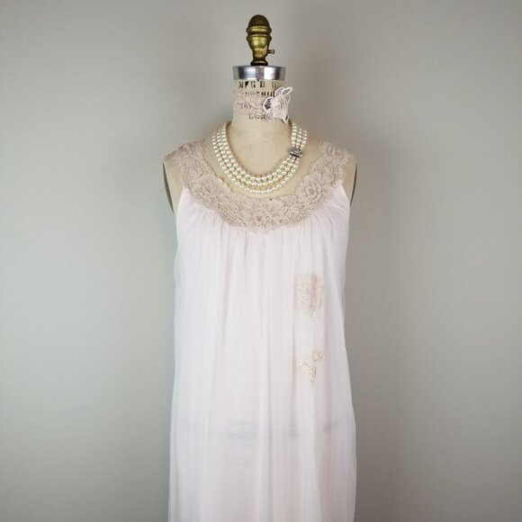Romantic Vintage 1950's Pale Pink Babydoll Nightgown by Aristocraft * Medium - Picture 2 of 11